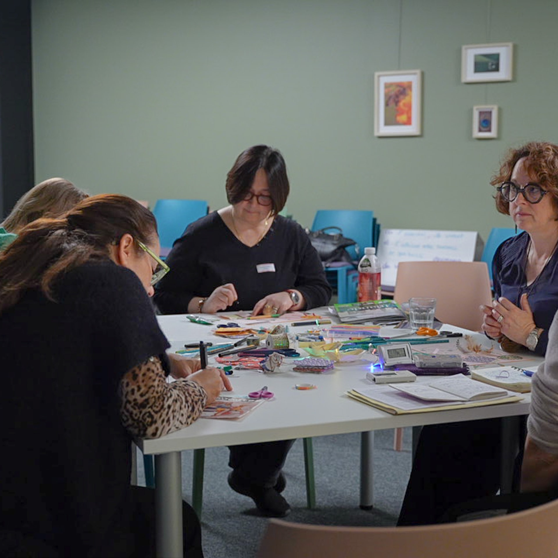 Atelier de co-création autour d'une table